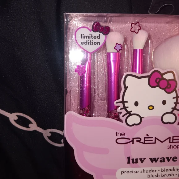 Hello Kitty Pink Brush Set by The Crème Shop - Picture 2 of 3